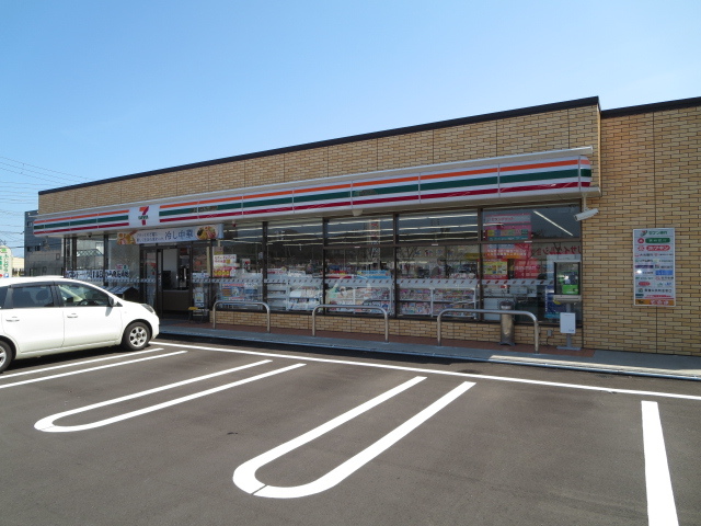 コンビニ　セブンイレブン（コンビニ）まで370m