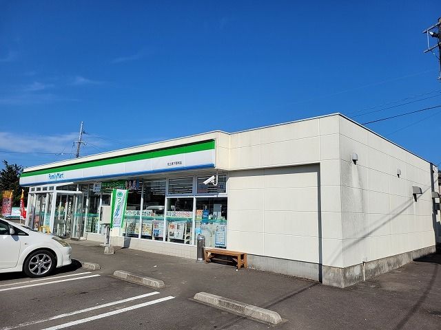 コンビニ　ファミリーマート佐土原下那珂店（コンビニ）まで700m