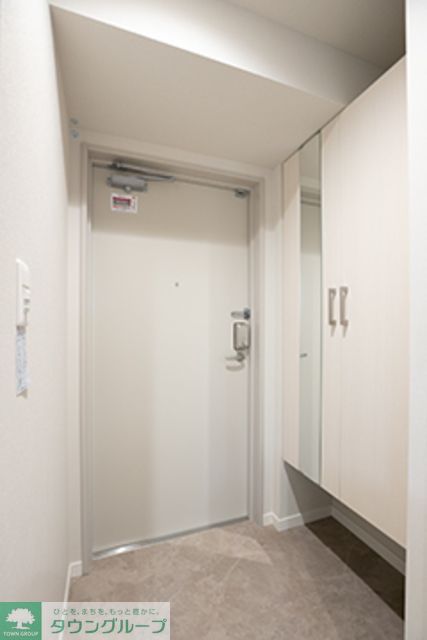 玄関　※写真は同タイプ住戸です。