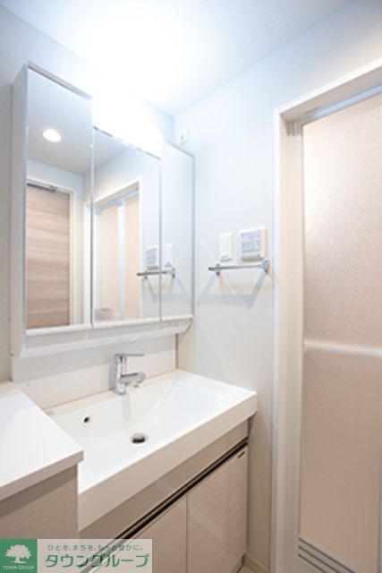 洗面設備　※写真は同タイプ住戸です。