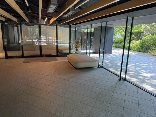 ロビー　建物の内部です