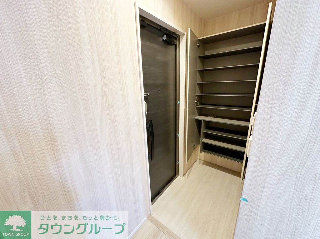 玄関　お問合せはタウンハウジングまで！※現地待合わせ相談可能