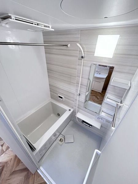 バス・シャワールーム　コンパクトで使いやすいお風呂です