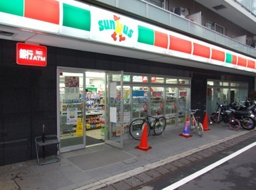 コンビニ　サンクス西麻布霞町店（コンビニ）まで221m