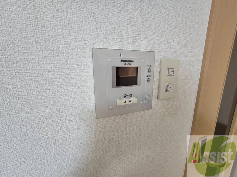 セキュリティ　ＴＶモニター付インターホンです。来客者の顔が見えるので安心！