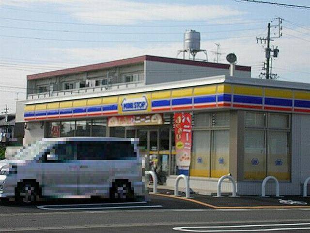 コンビニ　ミニストップ岐阜西鏡島店（コンビニ）まで495m
