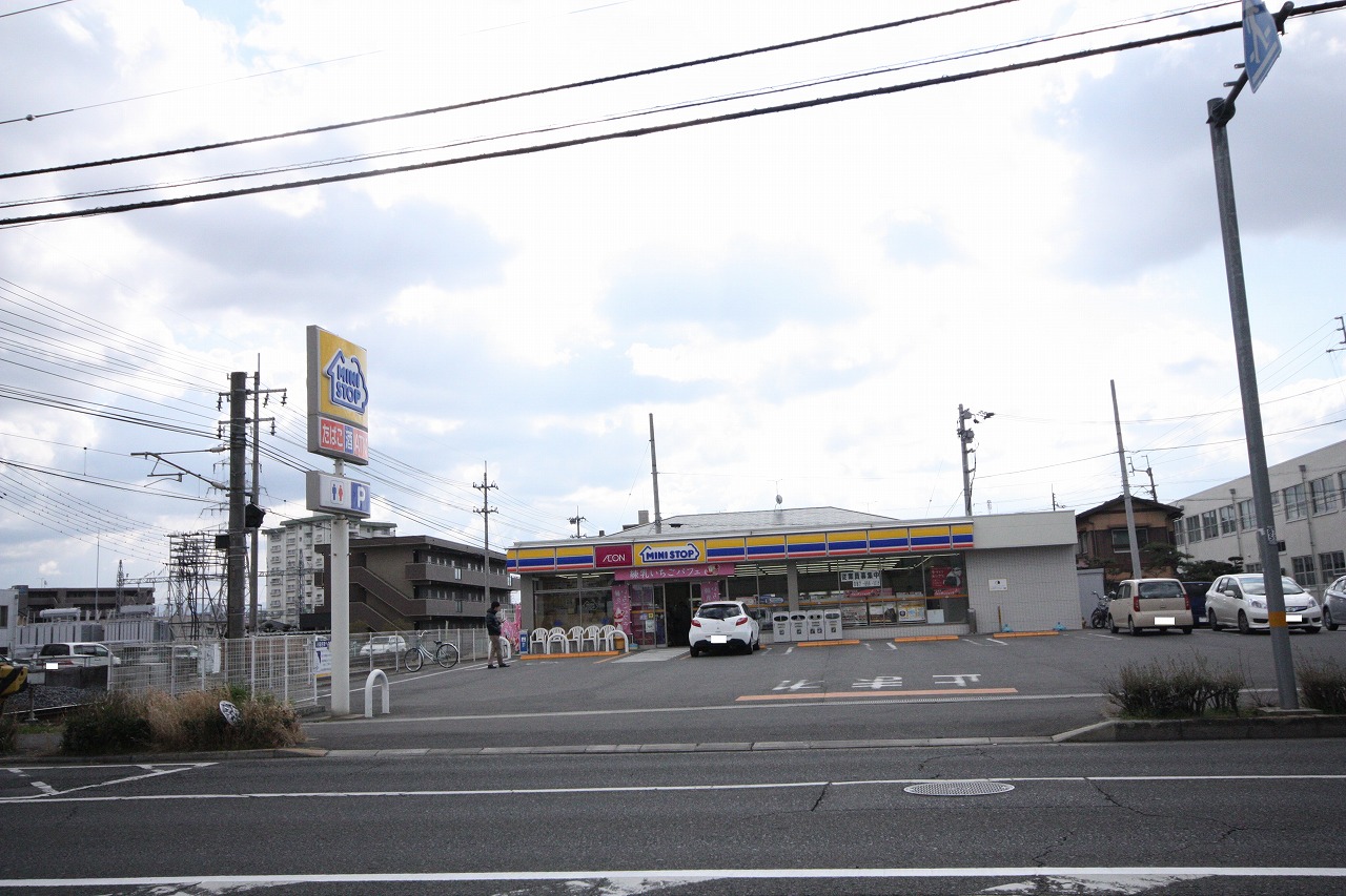 コンビニ　ミニストップ花の宮2丁目店（コンビニ）まで486m