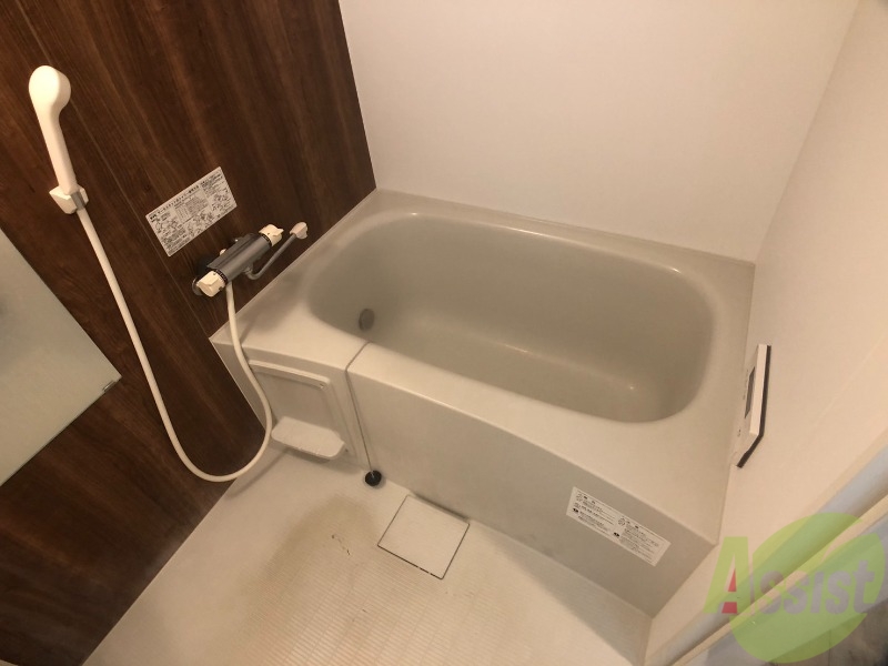 バス・シャワールーム　追い炊き機能付きでいつでも温かいお風呂に入れますね。