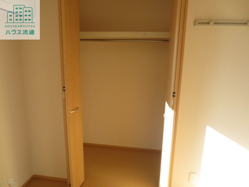 収納　写真は別号室です。