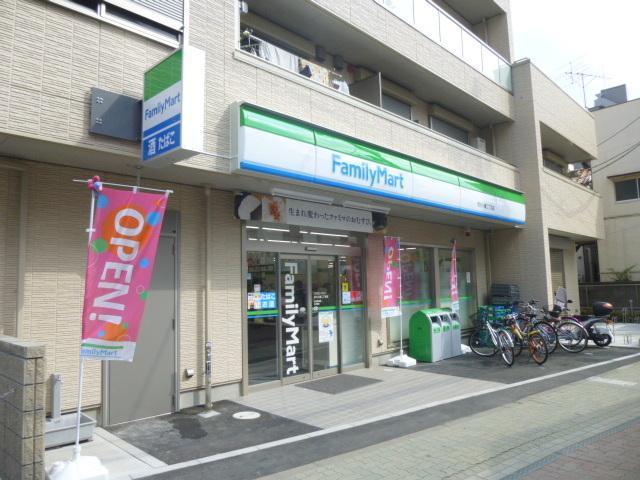 コンビニ　ファミリーマート（コンビニ）まで110m