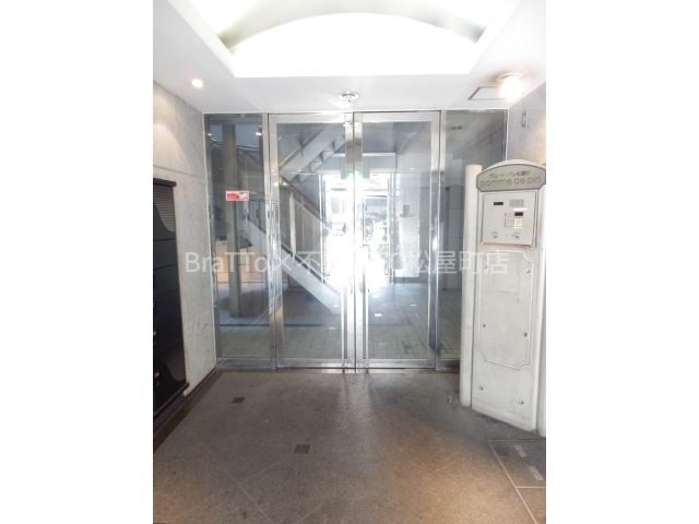 エントランス　マンション共有部分（オートロック付き）