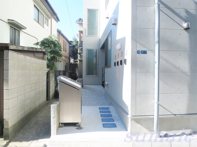 エントランス　建物の入り口です★