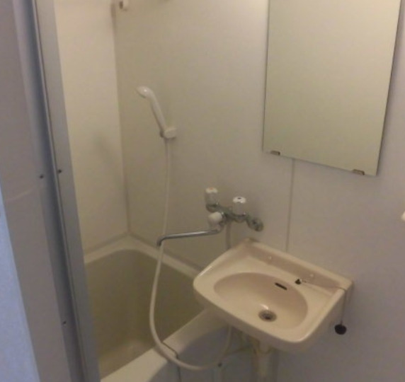 バス・シャワールーム　別部屋の画像を使用しております。