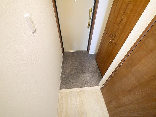 玄関　落ち着いた玄関です