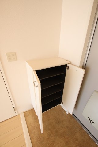 収納　シューズボックス