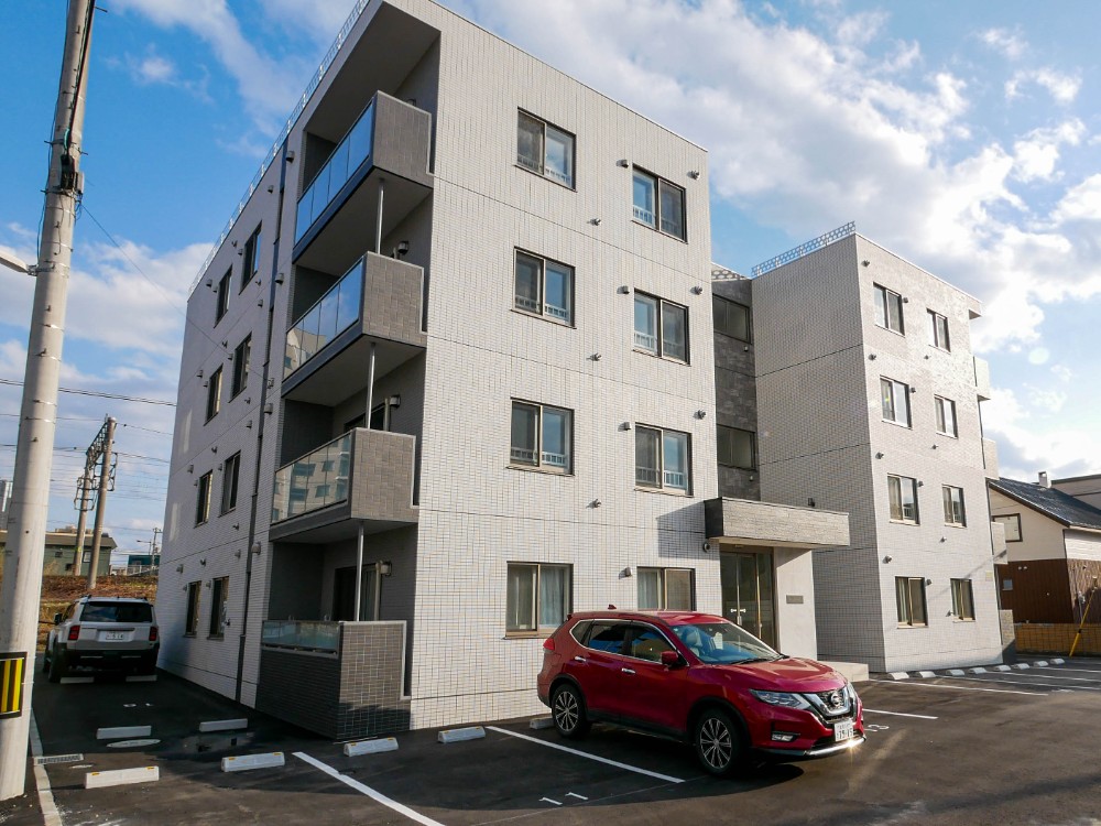 建物外観　☆物件名【BASE厚別】とお伝えください！