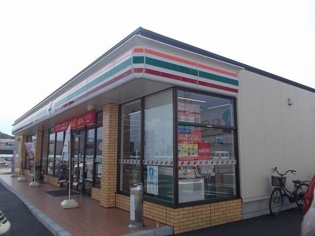 コンビニ　ファミリーマート鳴門駅北店（コンビニ）まで1090m