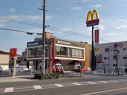 飲食店　マクドナルド 東成玉津店（飲食店）まで198m