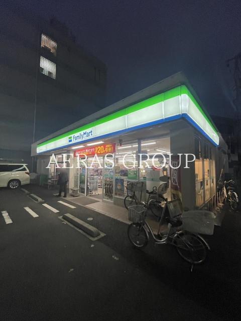 コンビニ　ファミリーマート板橋三丁目店（コンビニ）まで145m