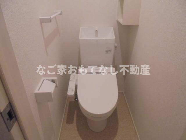 トイレ　モデルルーム　ウォシュレット付き。