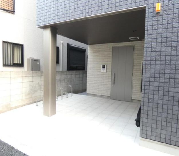 エントランス　ゆとりのあるエントランスです