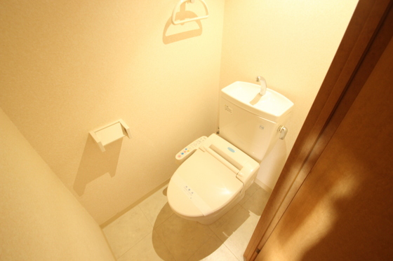 トイレ　※別のお部屋の写真です。