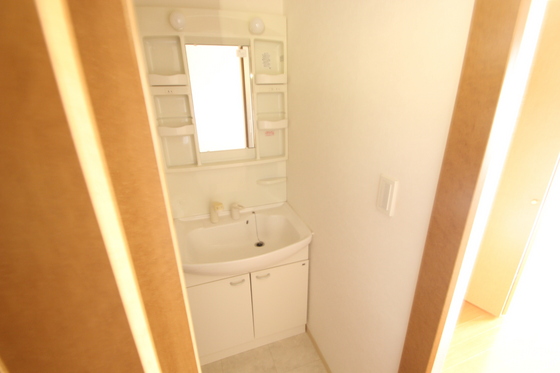 洗面設備　※別のお部屋の写真です。