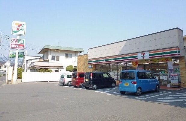 コンビニ　セブンイレブン（コンビニ）まで90m