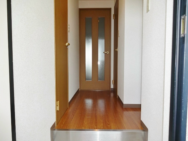 玄関　下駄箱もあります。