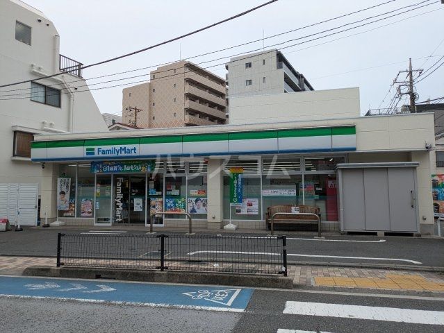 コンビニ　ファミリーマート 二葉三丁目店（コンビニ）まで359m