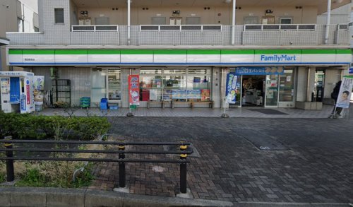 コンビニ　ファミリーマート 堀田駅前店（コンビニ）まで273m