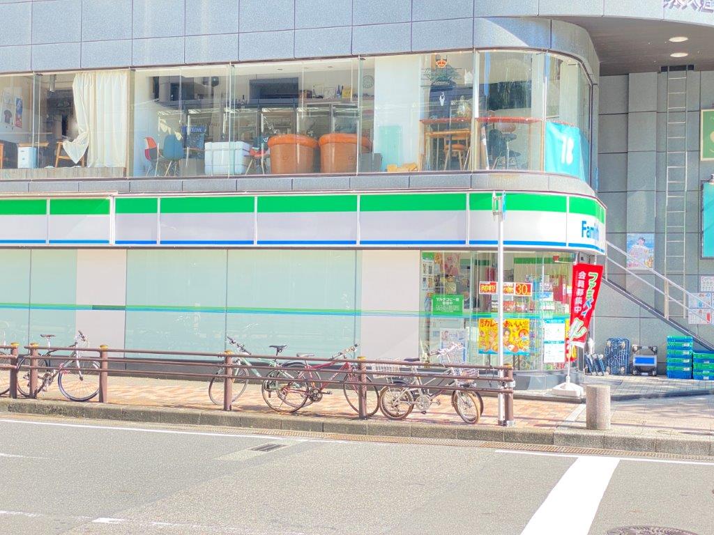コンビニ　ファミリーマート泉1丁目店（コンビニ）まで393m