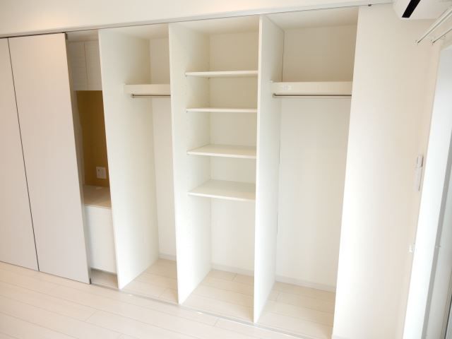 収納　壁一面の収納です。
