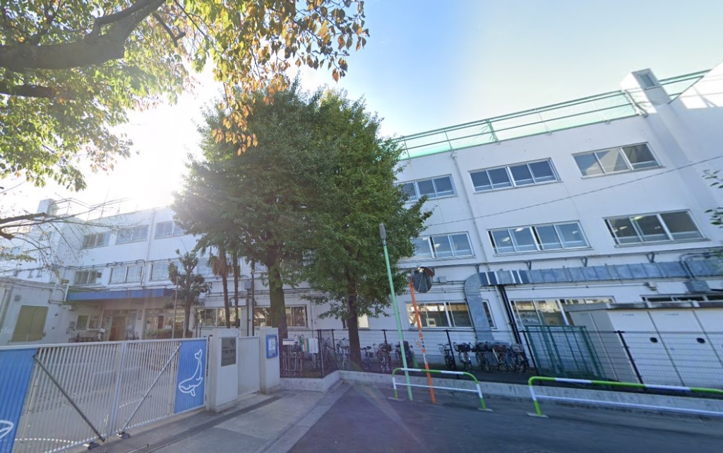 小学校　世田谷区立千歳小学校（小学校）まで691m