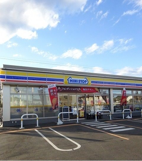 コンビニ　ミニストップ（コンビニ）まで80m