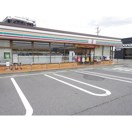 コンビニ　セブンイレブン塩尻北店（コンビニ）まで690m