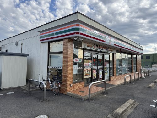 コンビニ　セブンイレブン 成田西三里塚店（コンビニ）まで190m
