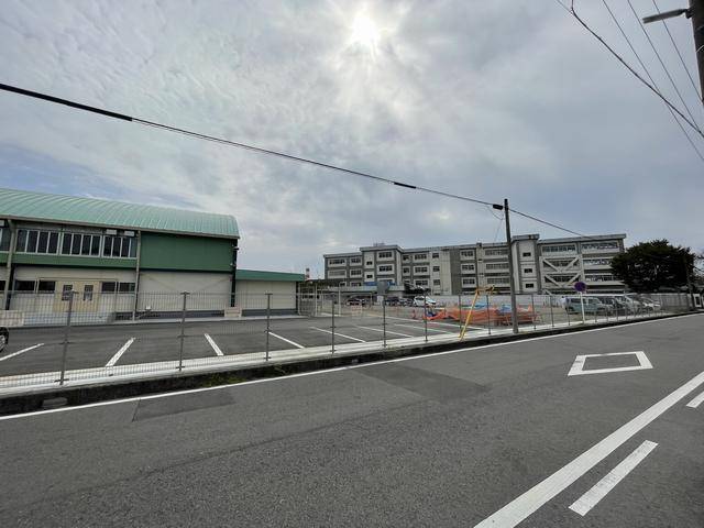 小学校　春日井市立鳥居松小学校（小学校）まで563m