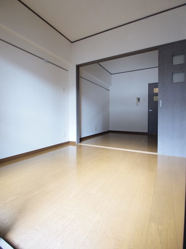 居室・リビング　陽当り良く明るいお部屋です。