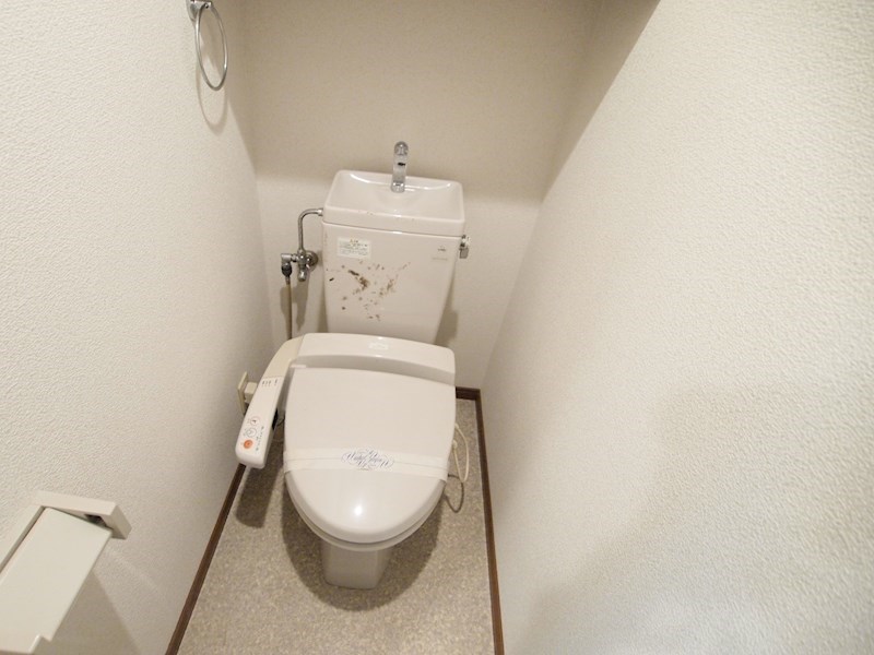 トイレ　ウォシュレット付きのトイレです。