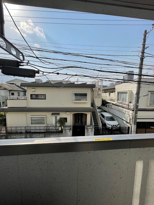 眺望　前面道路のため日当たり良好！