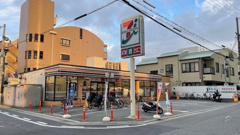 コンビニ　セブンイレブン阪急塚口駅東店（コンビニ）まで225m