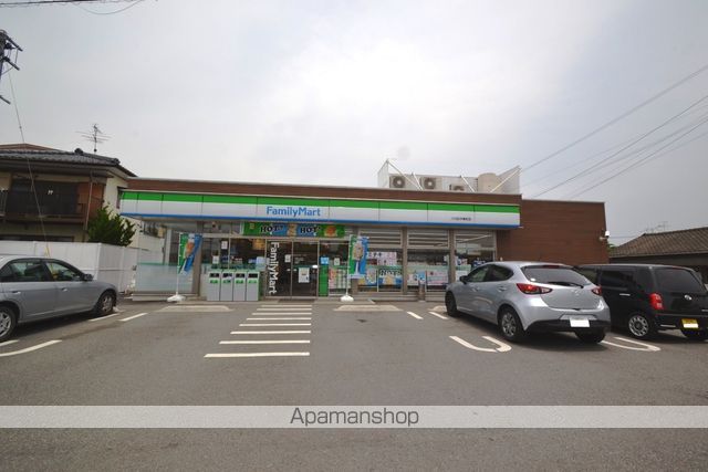 コンビニ　ファミリーマート（コンビニ）まで505m