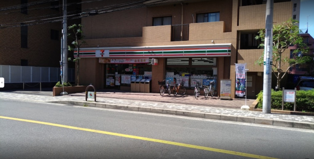 コンビニ　セブンイレブン吹田垂水町店（コンビニ）まで205m