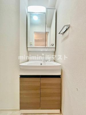 洗面設備　※同マンション別間取り参考写真です