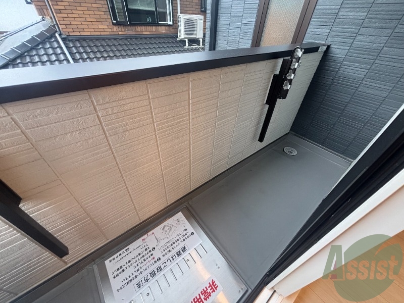 バルコニー　バルコニーが付いているので晴れた日は洗濯物が沢山干せますね。