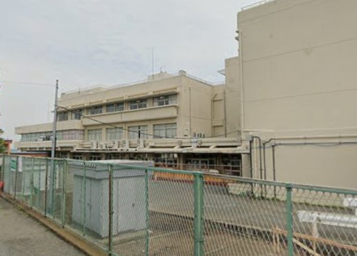 小学校　厚木市立戸室小学校（小学校）まで963m