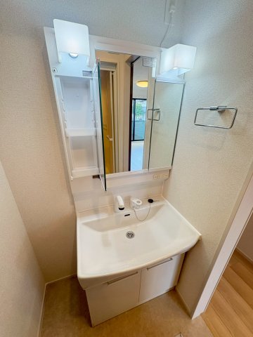洗面設備　※同タイプの写真です