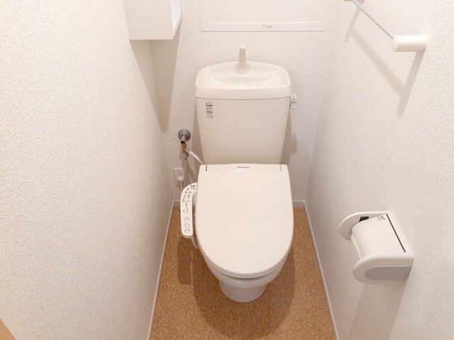 トイレ　落ち着いたトイレです