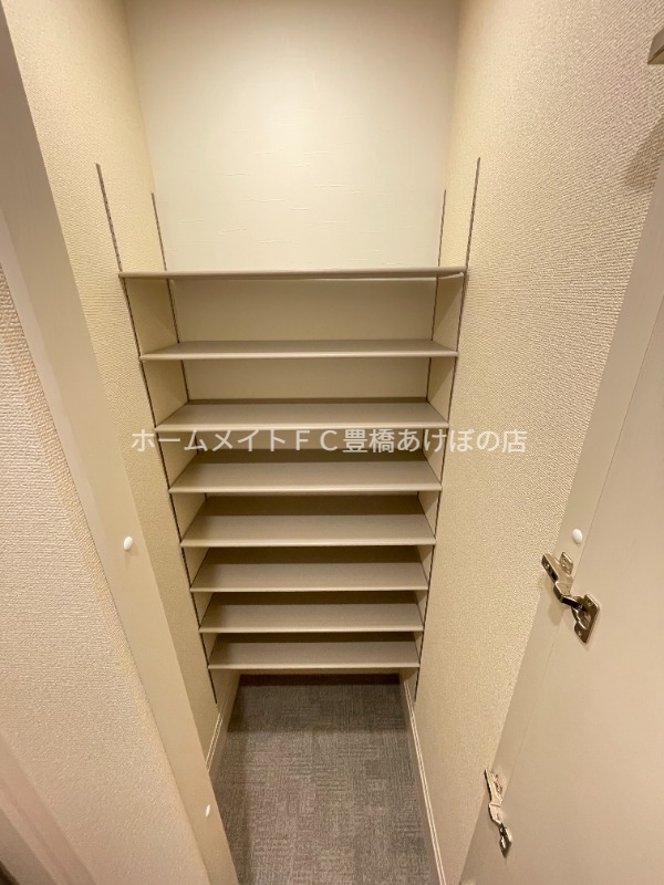 玄関　同型別部屋写真